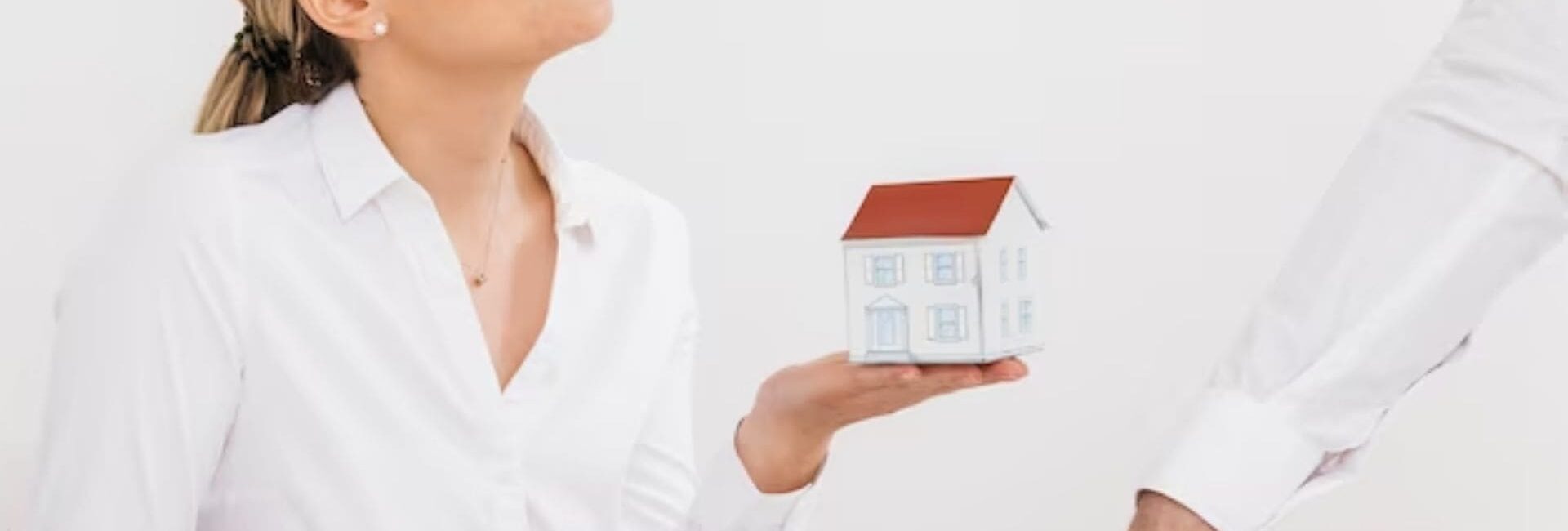 Malhotra Associates - Property Dealer in Geeta Colony, Delhi - To-Let service in Delhi