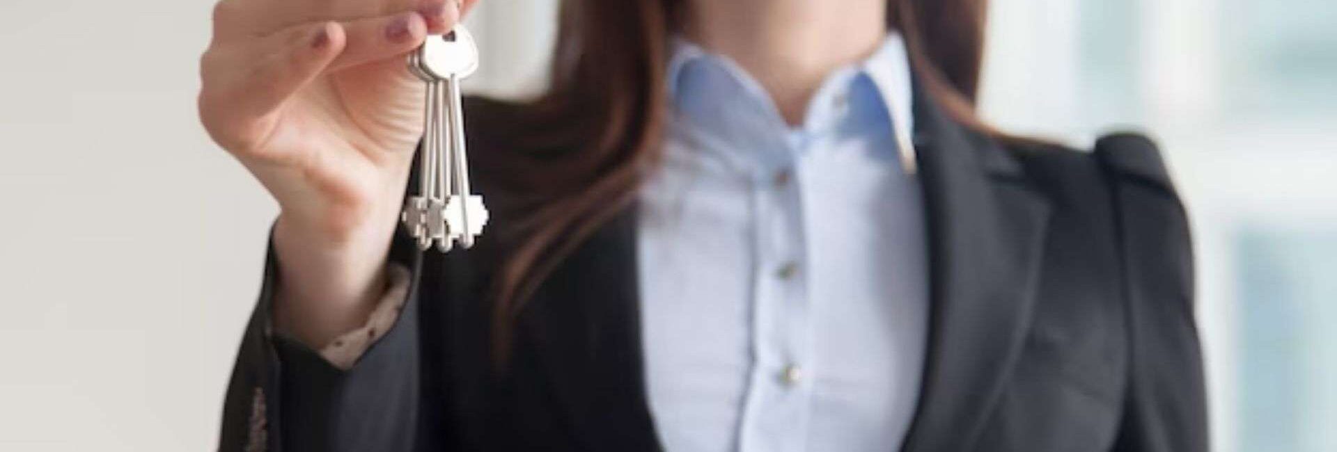 Nanak Motor and Properties - Estate Agent in Karam Pura, Delhi - To Let Service in Delhi