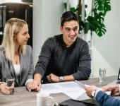 Lucky Property - Property Dealer in Geeta Colony, Delhi - To-Let service in delhi